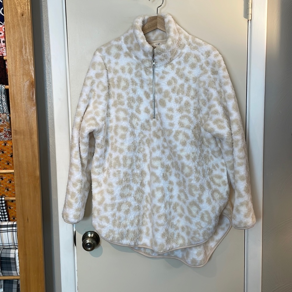 Terra & sky leopard print pullover sweater/jacket